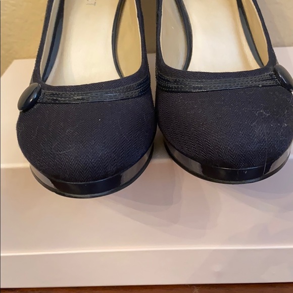 Nine West Navy and Black Heels - Picture 4 of 8